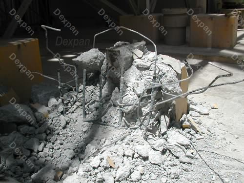 Dexpan No Explosive Demolition of Reinforced Concrete Foundations